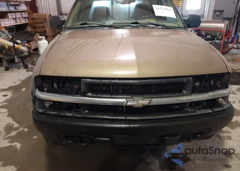 2002 Chevrolet S-10 Ls from USA, damaged, VIN 1GCCT19W828231279